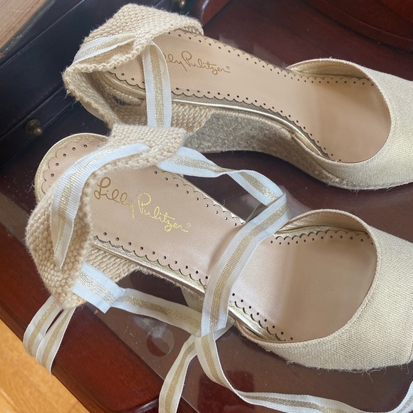 Lilly Pulitzer Womens Alyssa Gold Metal Sandals - Picture 3 of 4